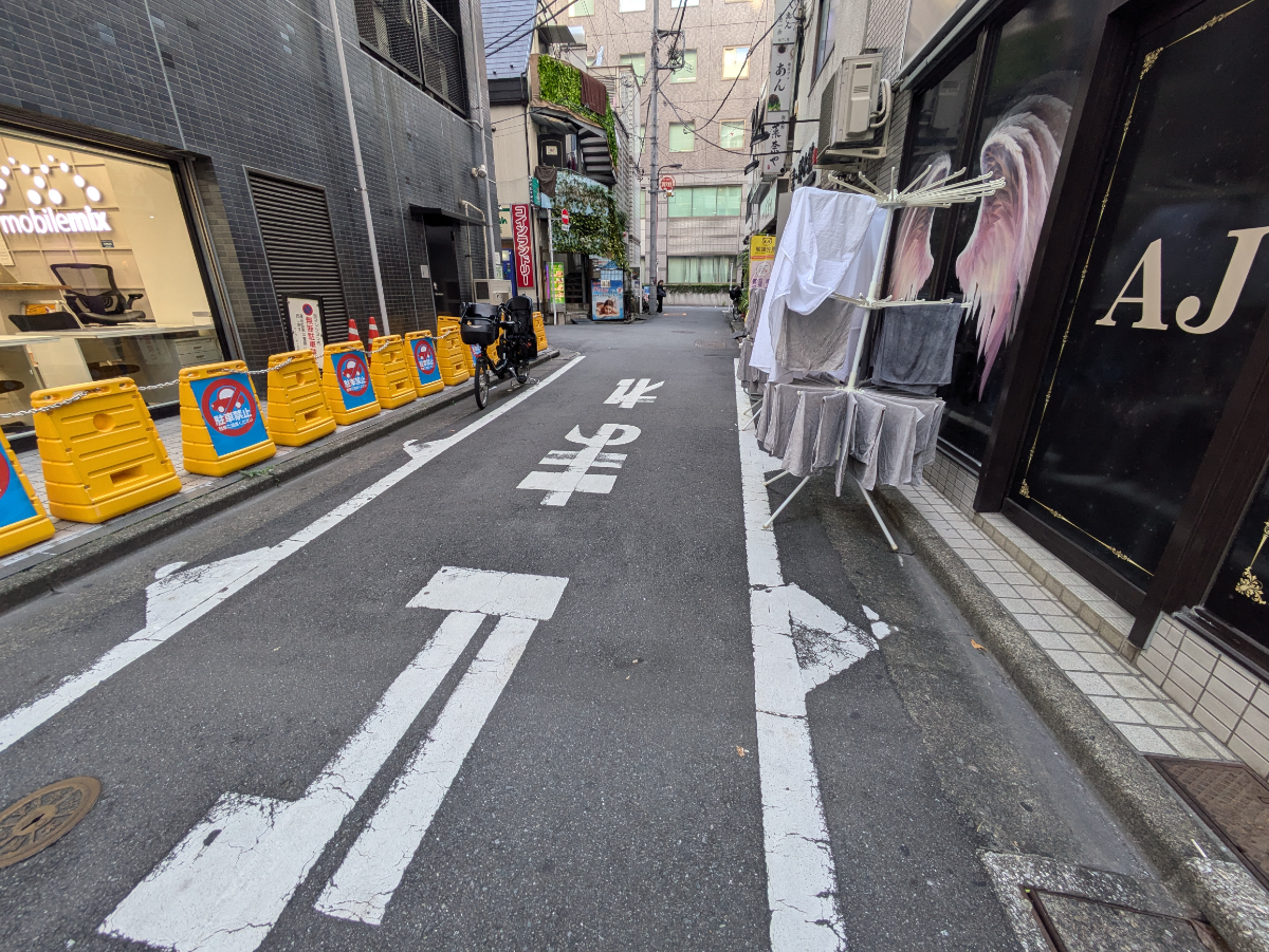 v20251014150839/fresh/building/J00100369497_24