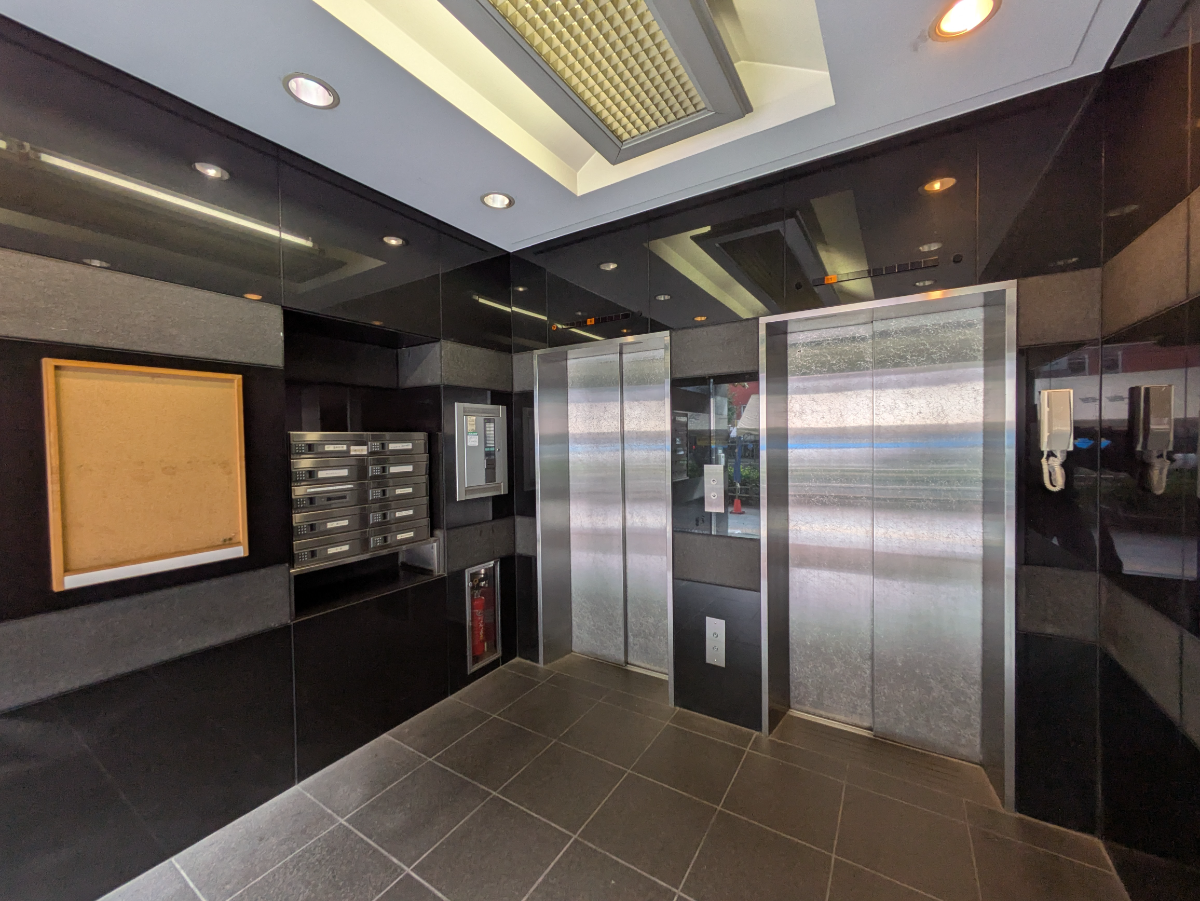 v20251014150839/fresh/building/J00100371744_9
