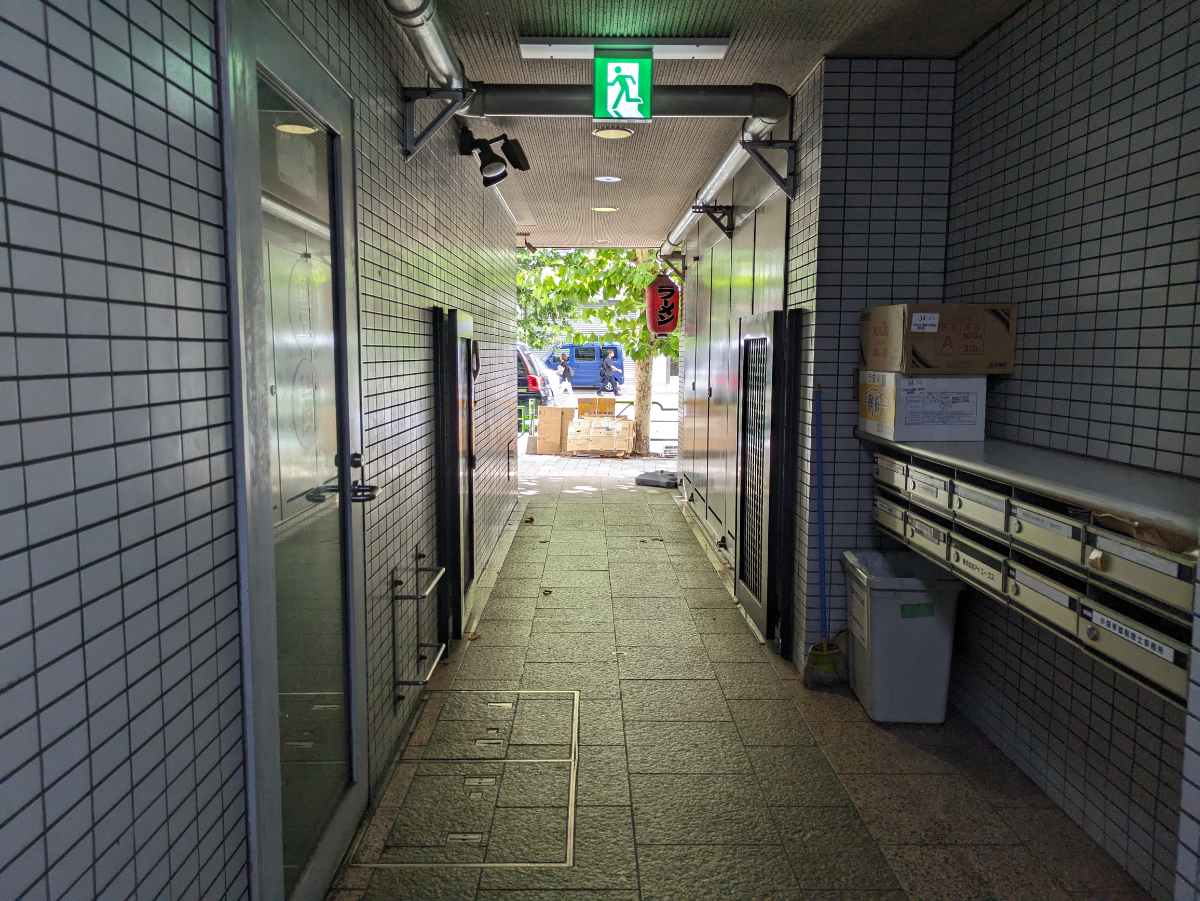 v20251014150839/fresh/building/J00100381405_14