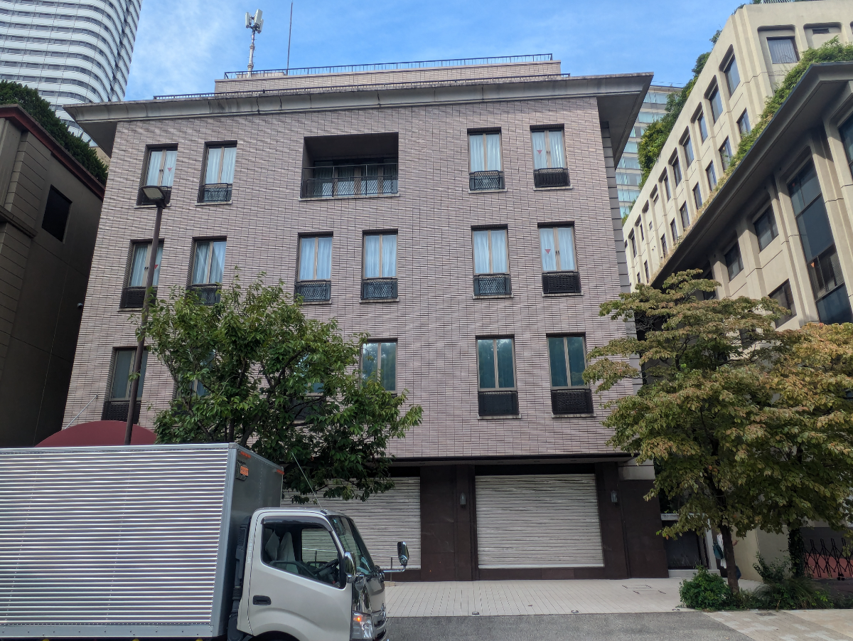 v20251014150839/fresh/building/J00100384294_1