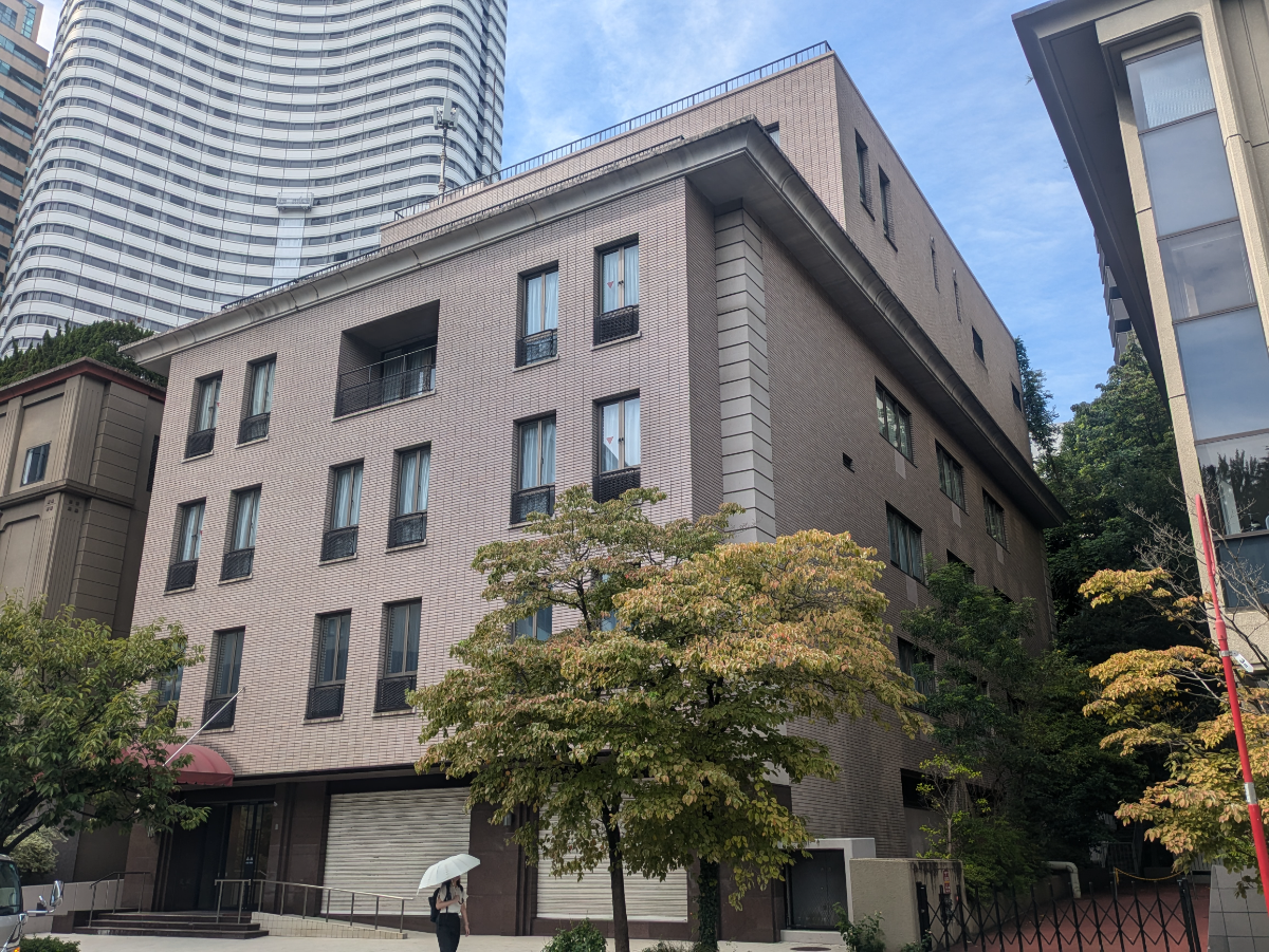 v20251014150839/fresh/building/J00100384294_5