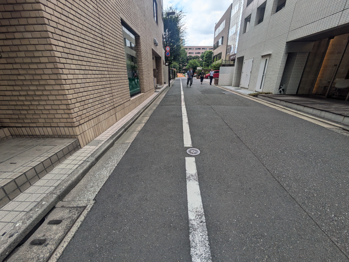 v20251014150839/fresh/building/J00100384297_10