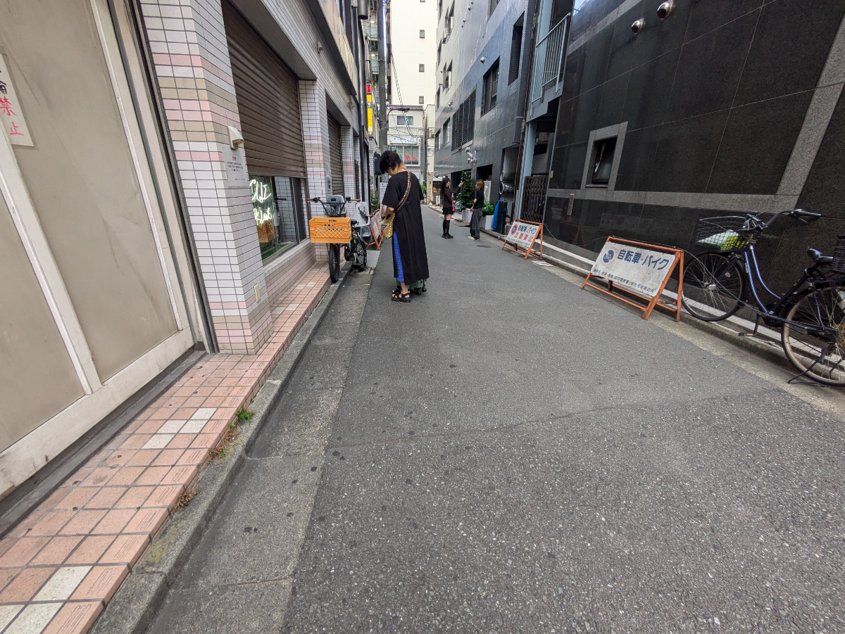 v20251014150839/fresh/building/J00100389990_12