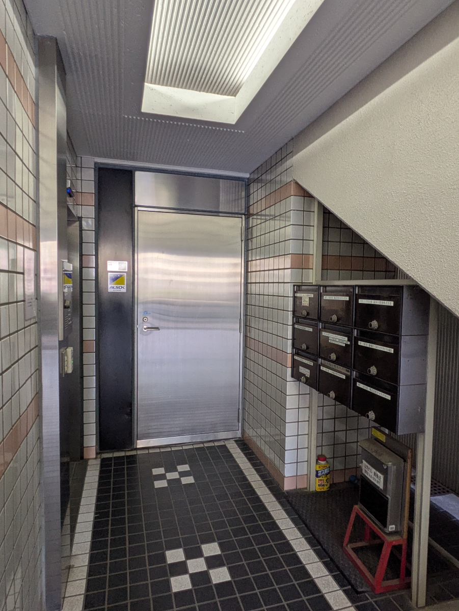 v20251014150839/fresh/building/J00100390633_12