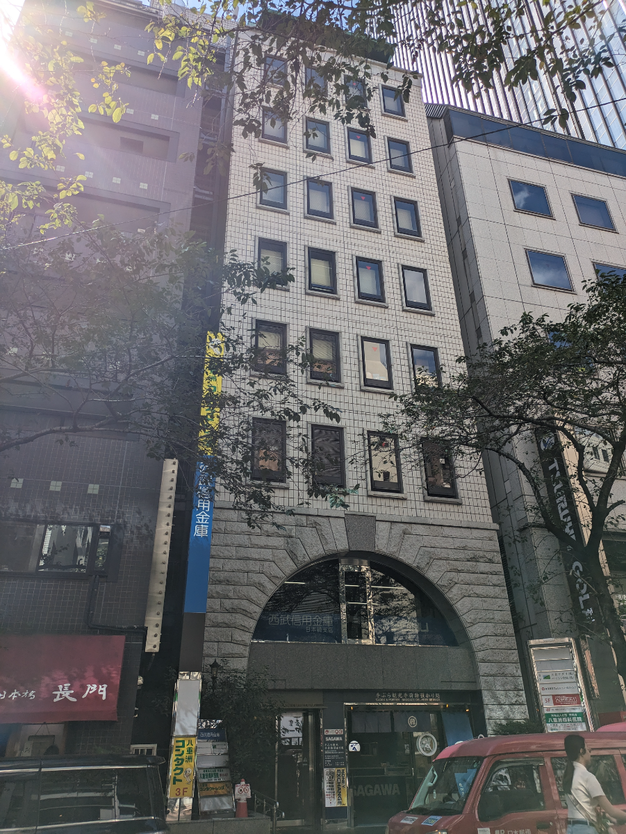 v20251014150839/fresh/building/J00100390747_6