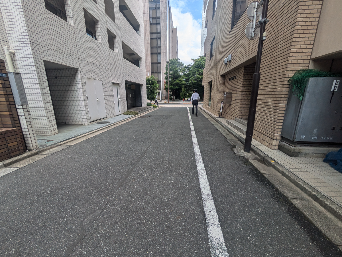 v20251014150839/fresh/building/J00100394431_12