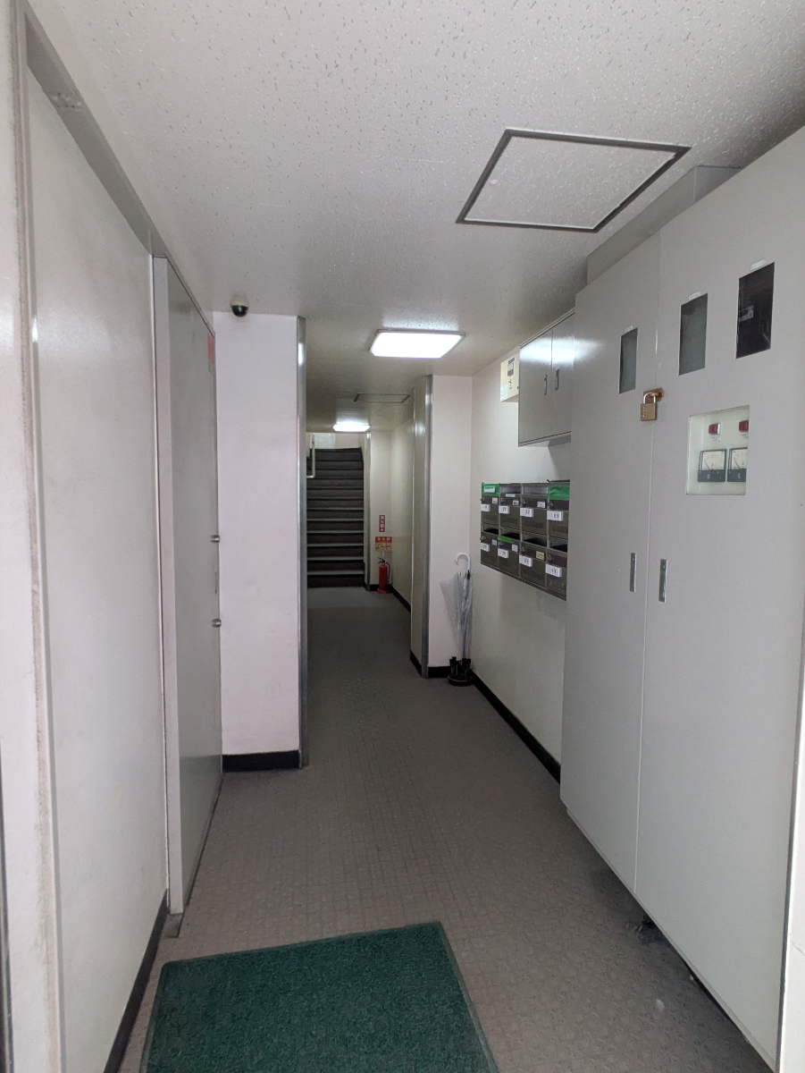 v20251014150839/fresh/building/J00100403433_15