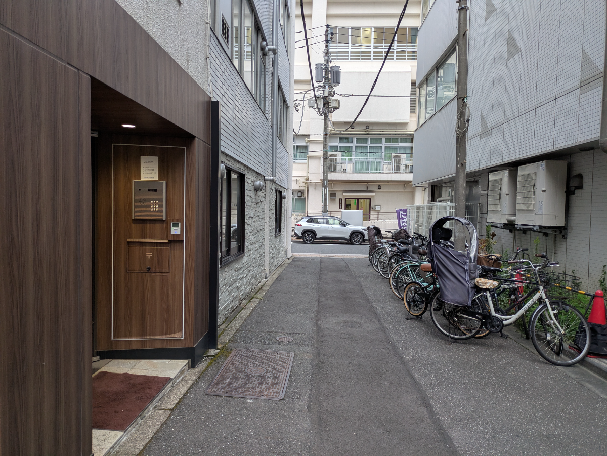 v20251014150839/fresh/building/J00100467499_14