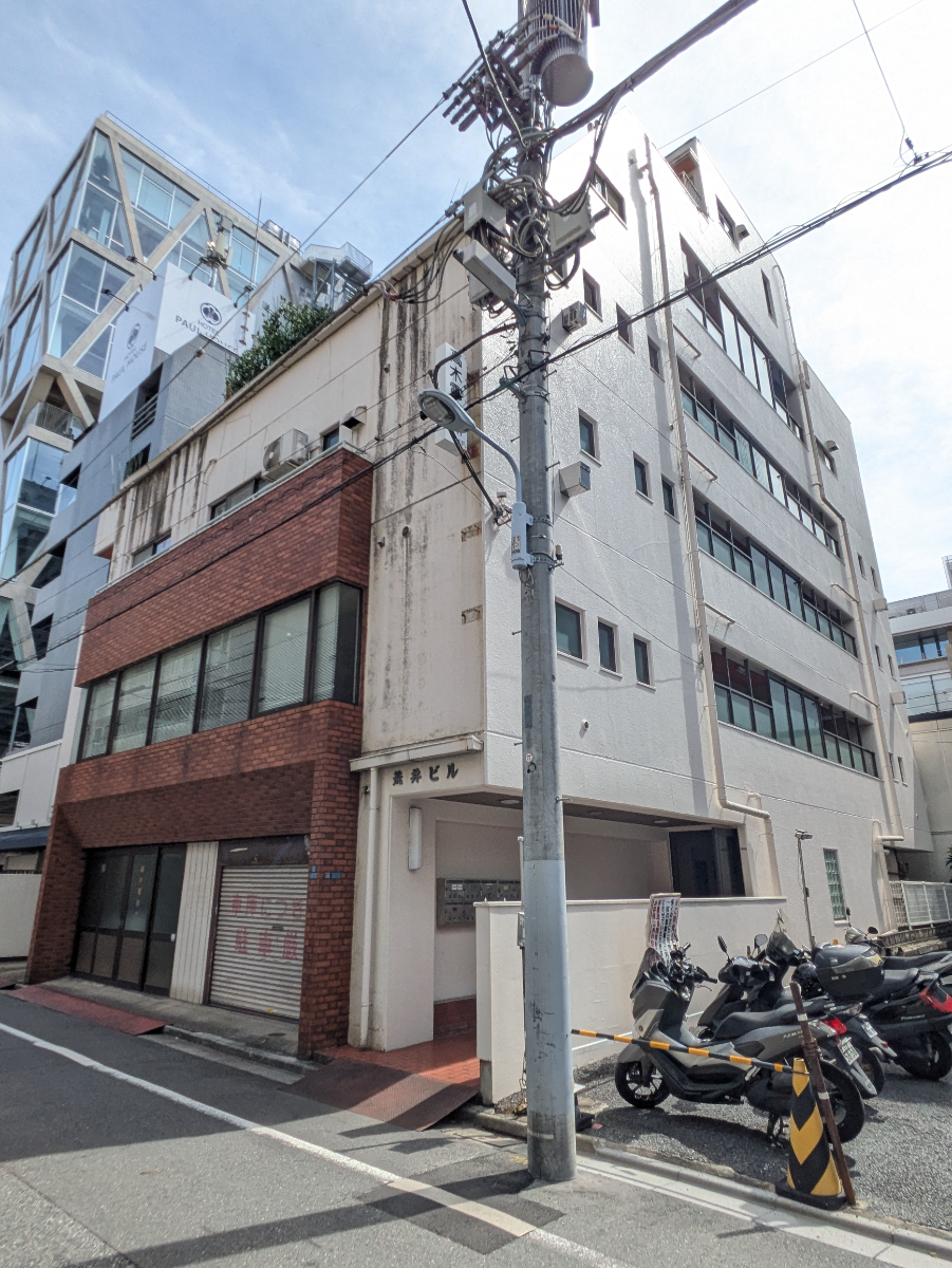 v20251014150839/fresh/building/J00100467944_8