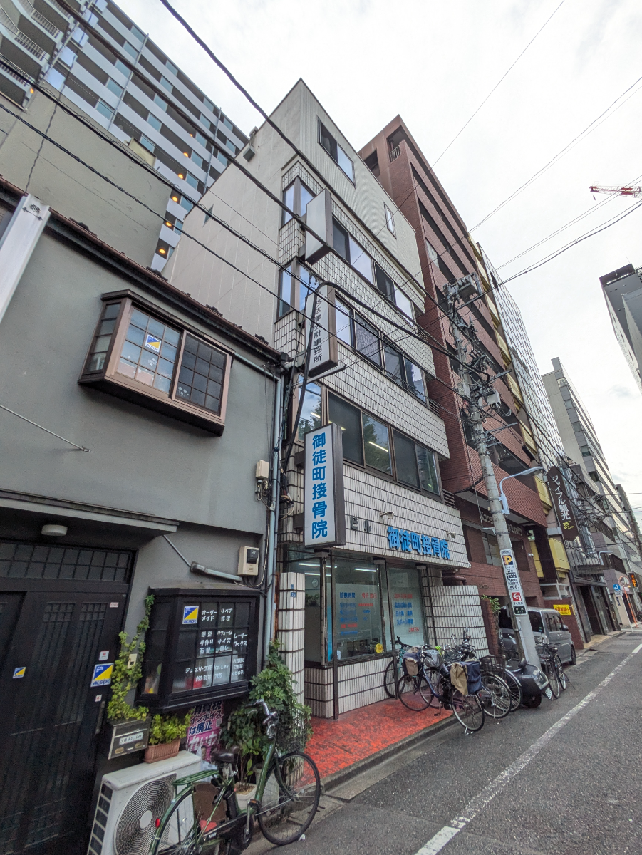 v20251014150839/fresh/building/J00100510811_5