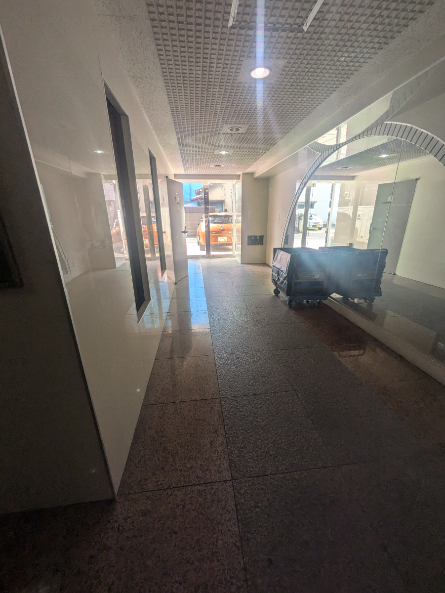 v20251016150709/fresh/building/J00100376841_9