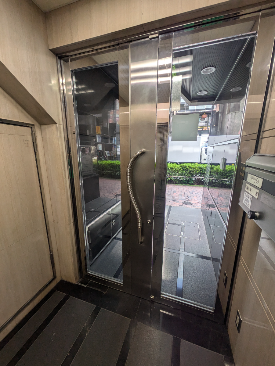 v20251016150709/fresh/building/J00100384861_13