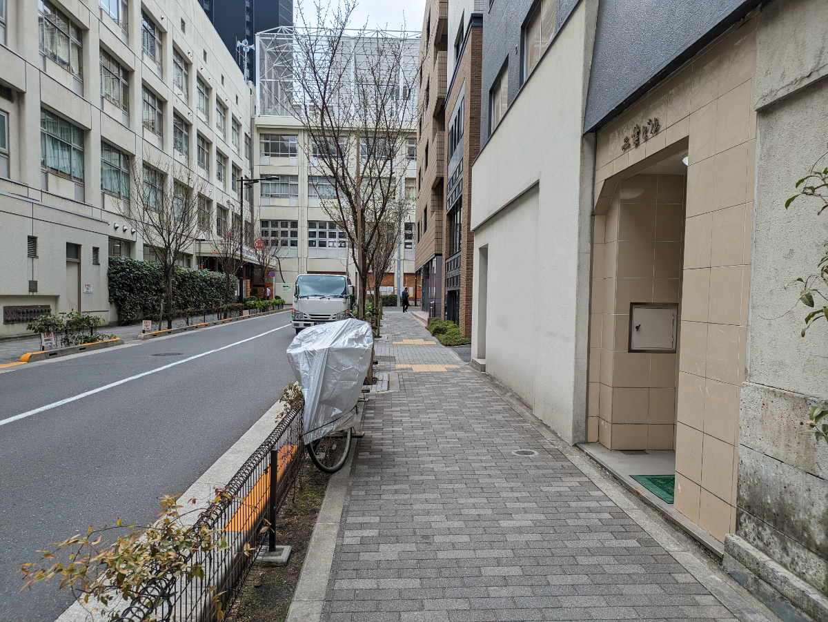 v20251016150709/fresh/building/J00100385218_2