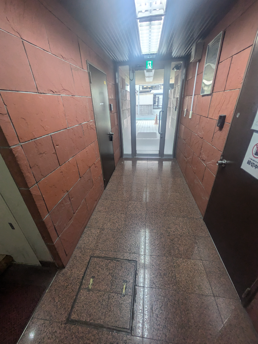 v20251016150710/fresh/building/J00100375376_9