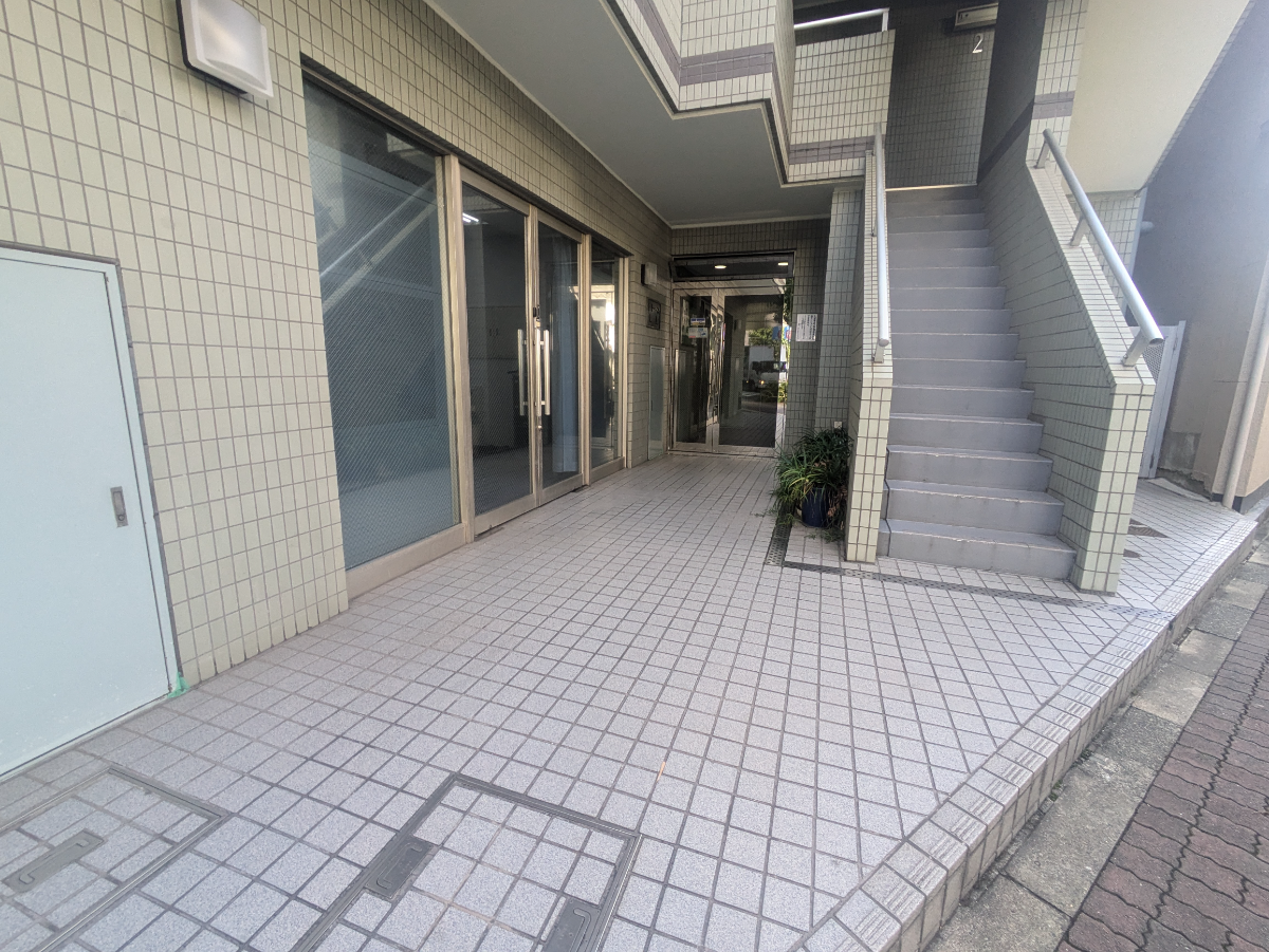 v20251016150710/fresh/building/J00100389031_3