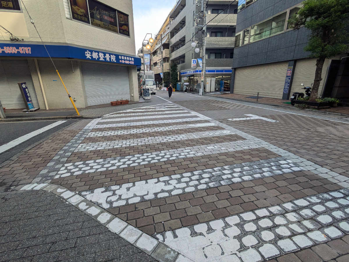 v20251016150710/fresh/building/J00100389198_15