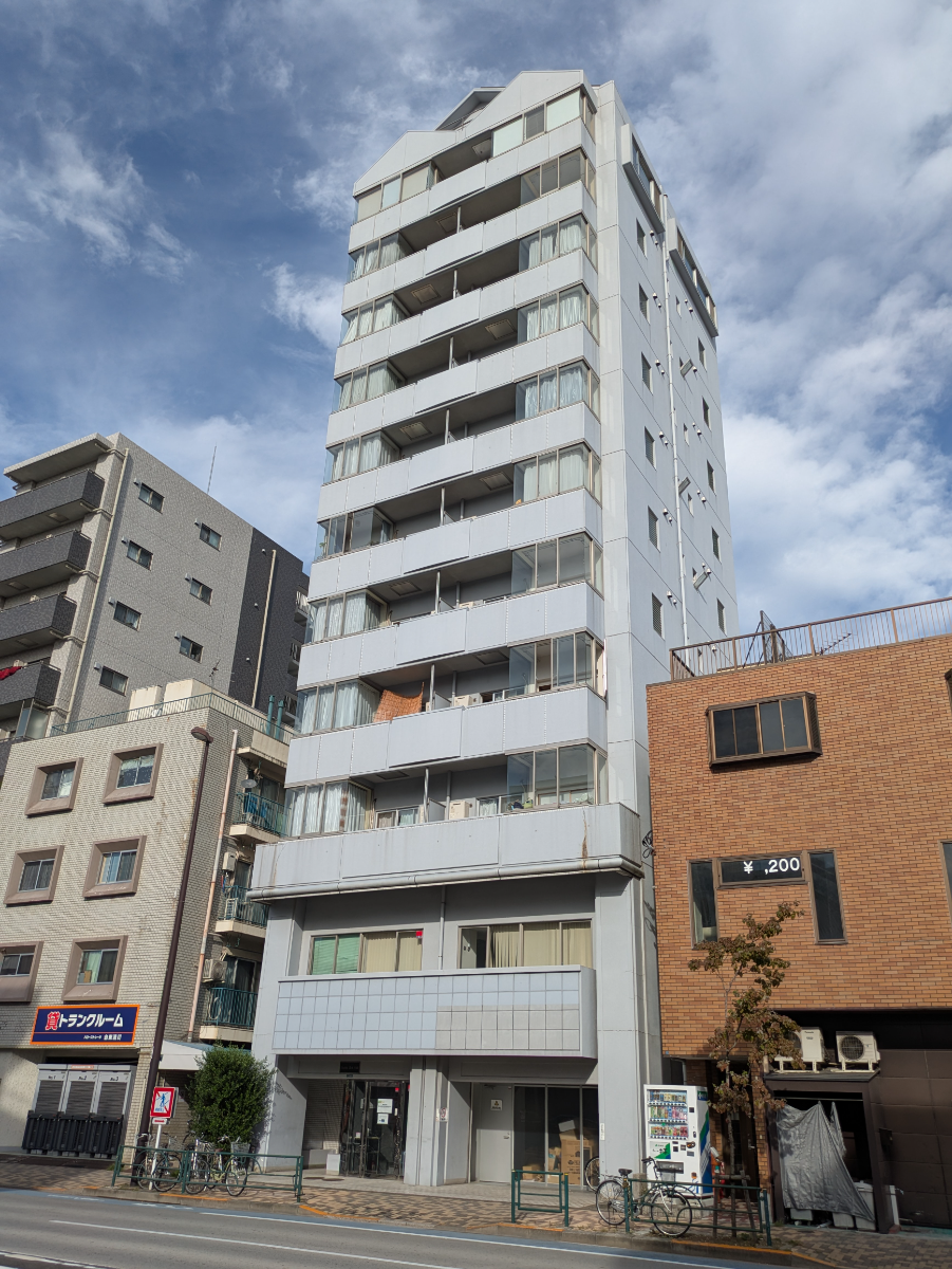 v20251016150710/fresh/building/J00100396306_9