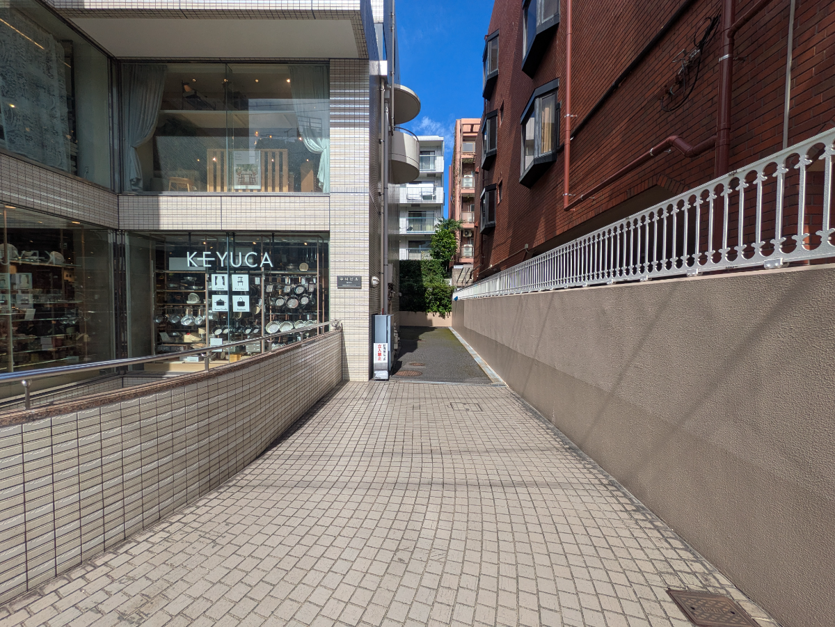 v20251016150710/fresh/building/J00100403906_12