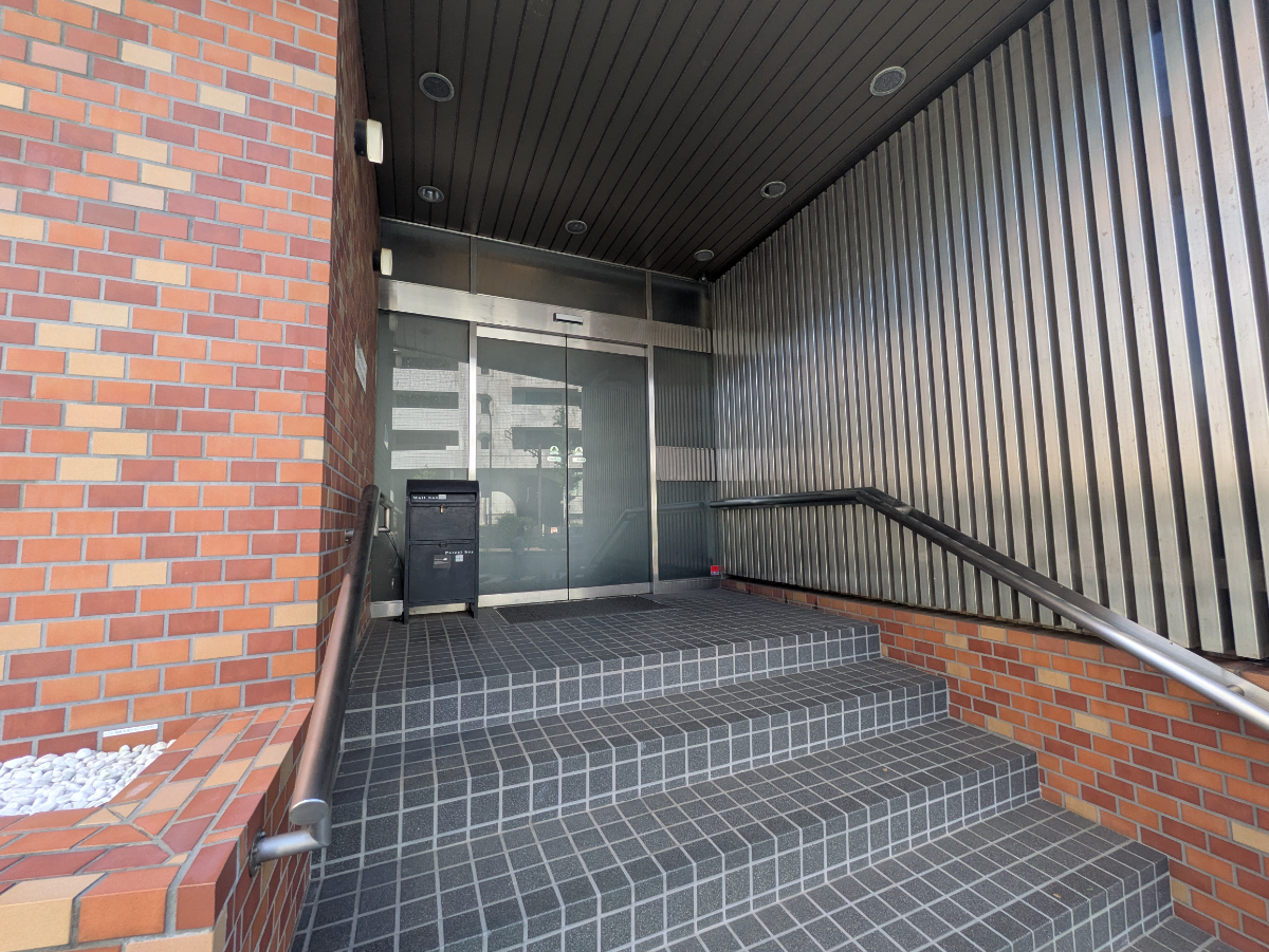 v20251016150710/fresh/building/J00100406344_8