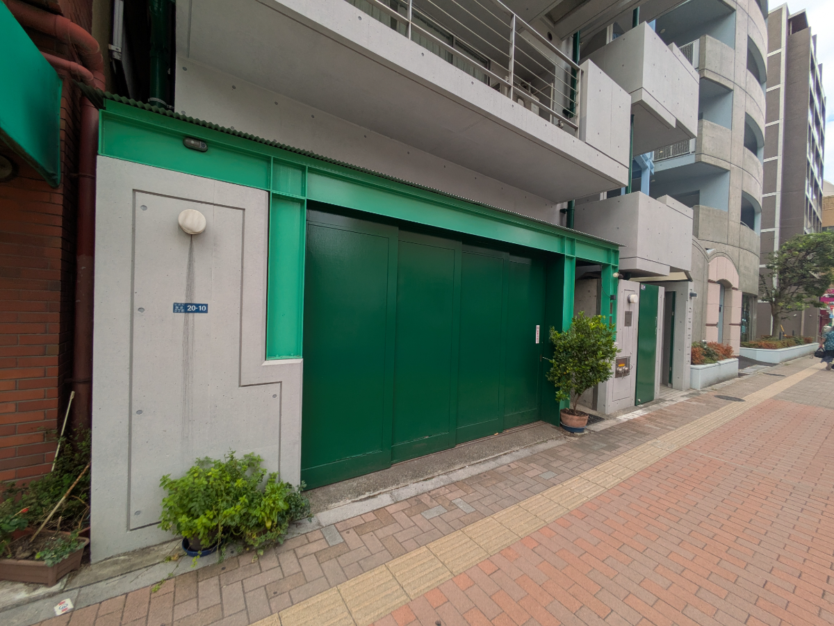 v20251016150710/fresh/building/J00100410642_11