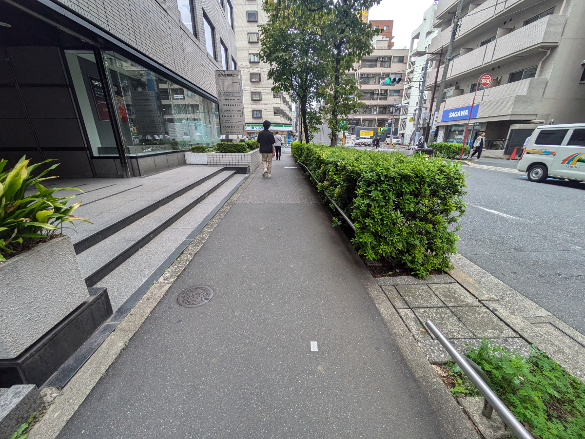 v20251018150606/fresh/building/J00100370664_2