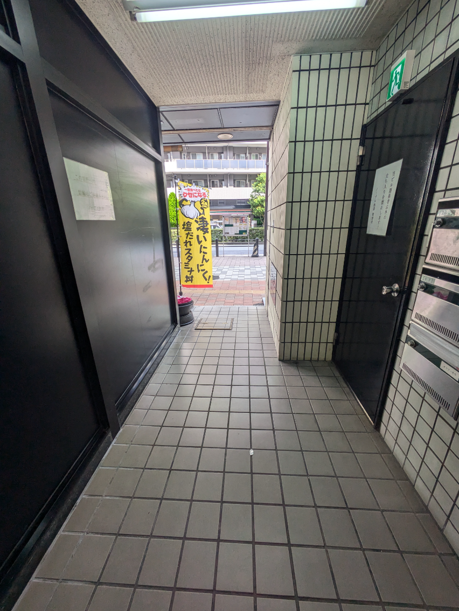 v20251018150606/fresh/building/J00100371521_10