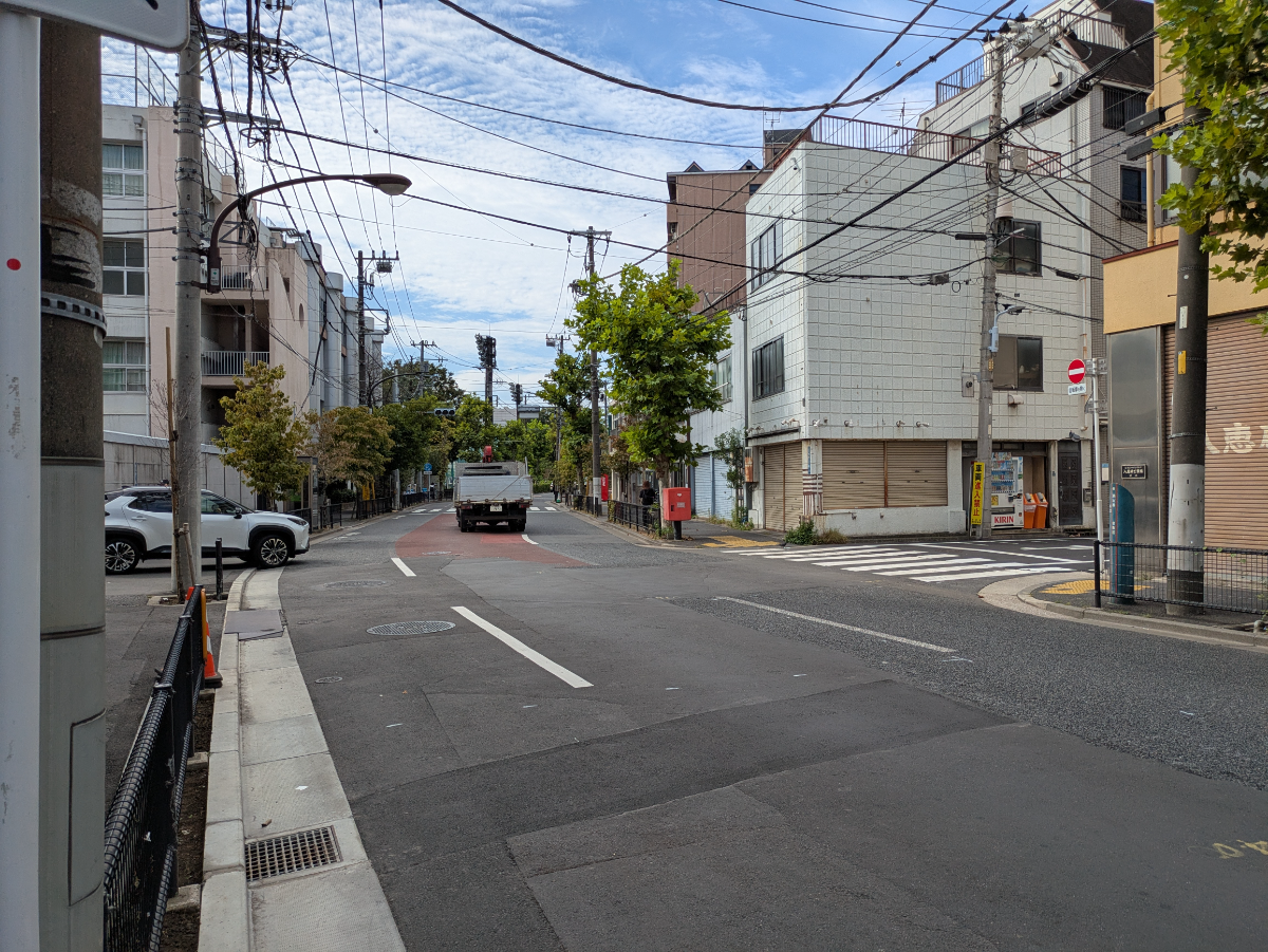v20251018150606/fresh/building/J00100395594_2