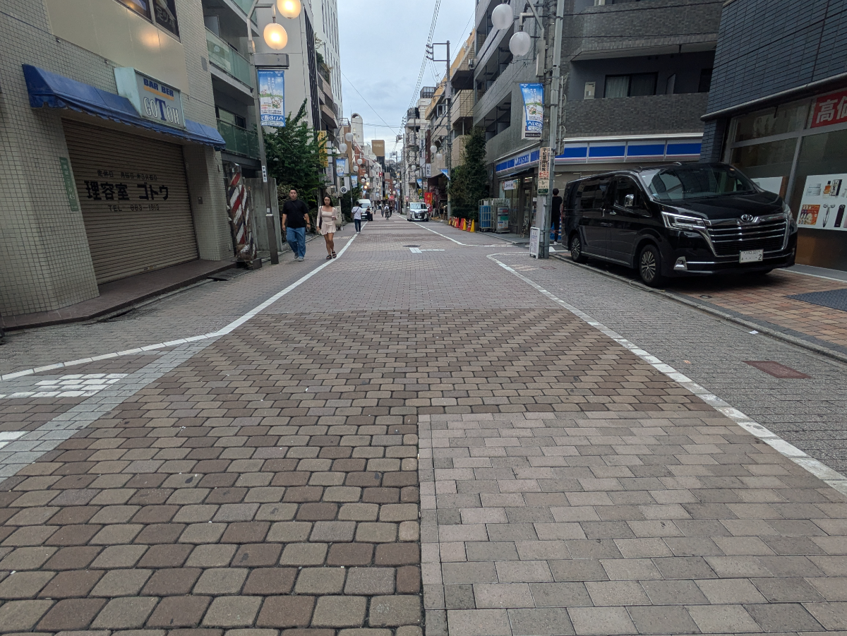 v20251018150606/fresh/building/J00100402115_12