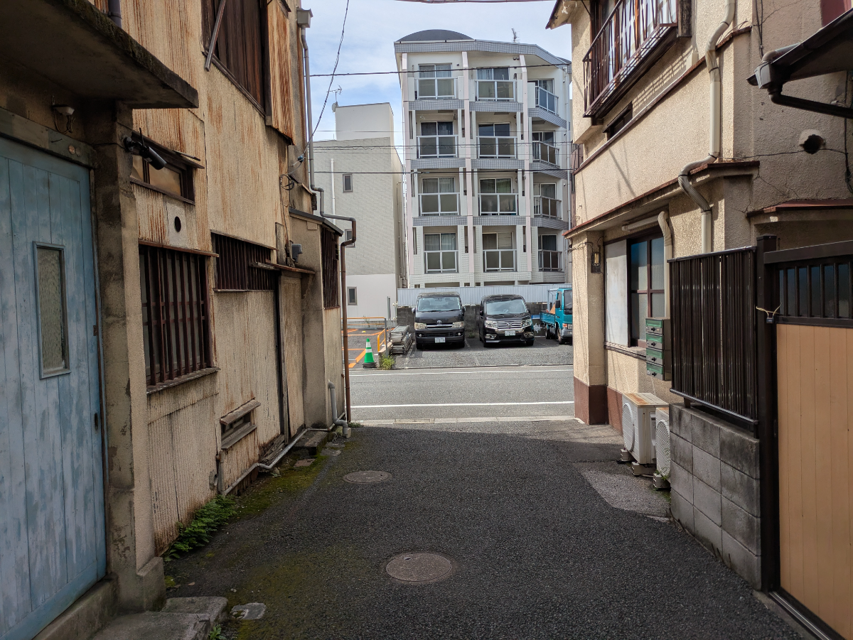 v20251018150606/fresh/building/J00100402889_2