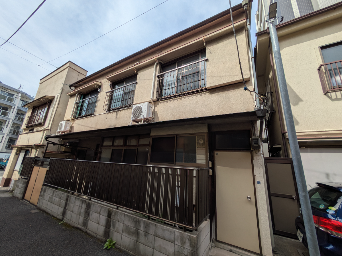 v20251018150606/fresh/building/J00100402889_7