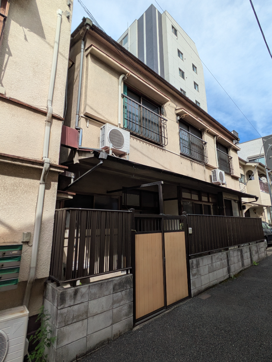 v20251018150606/fresh/building/J00100402889_8