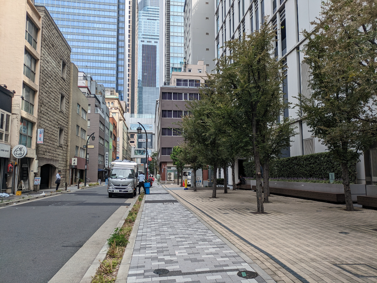 v20251018150606/fresh/building/J00100416228_13