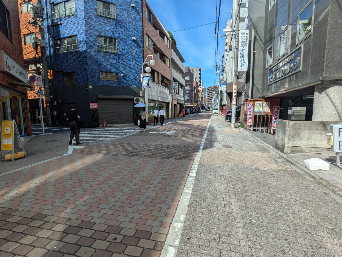 v20251019150703/fresh/building/J00100360918_9
