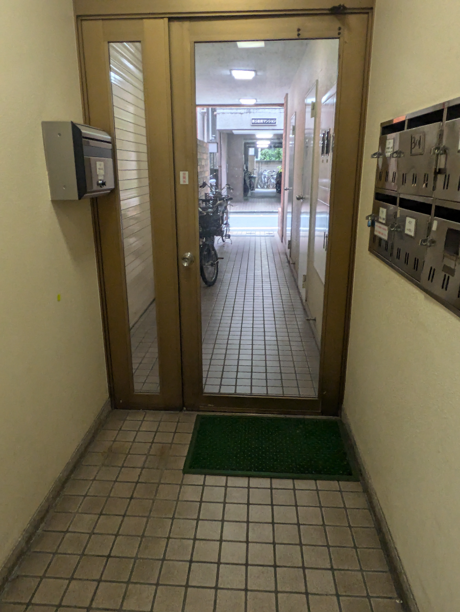 v20251019150703/fresh/building/J00100362837_9