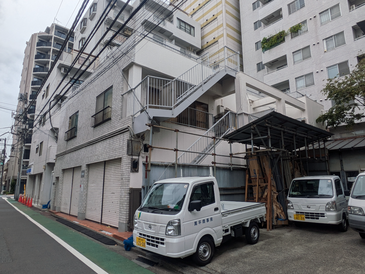 v20251019150703/fresh/building/J00100372282_7