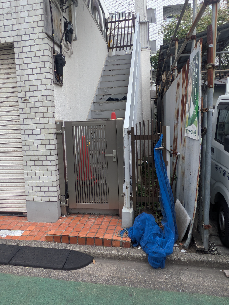 v20251019150703/fresh/building/J00100372282_9