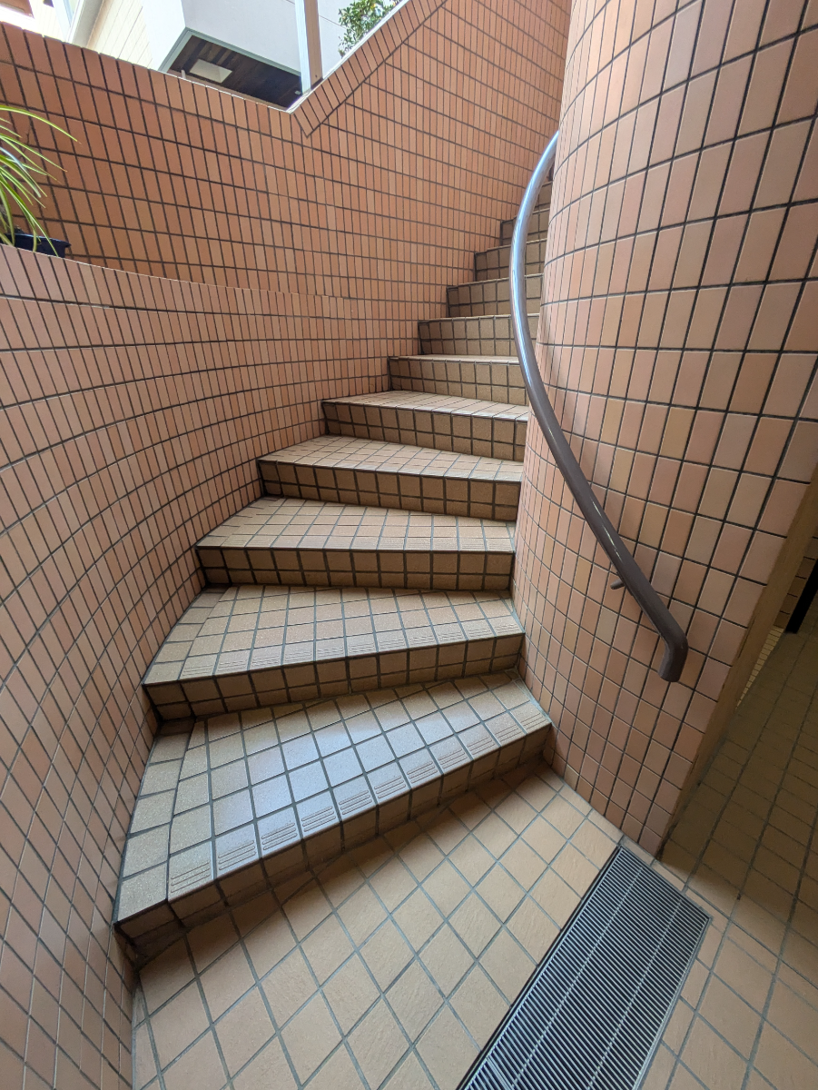 v20251019150703/fresh/building/J00100372635_9