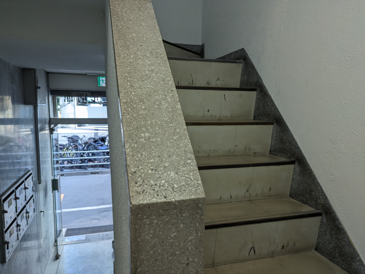 v20251019150703/fresh/building/J00100385494_14