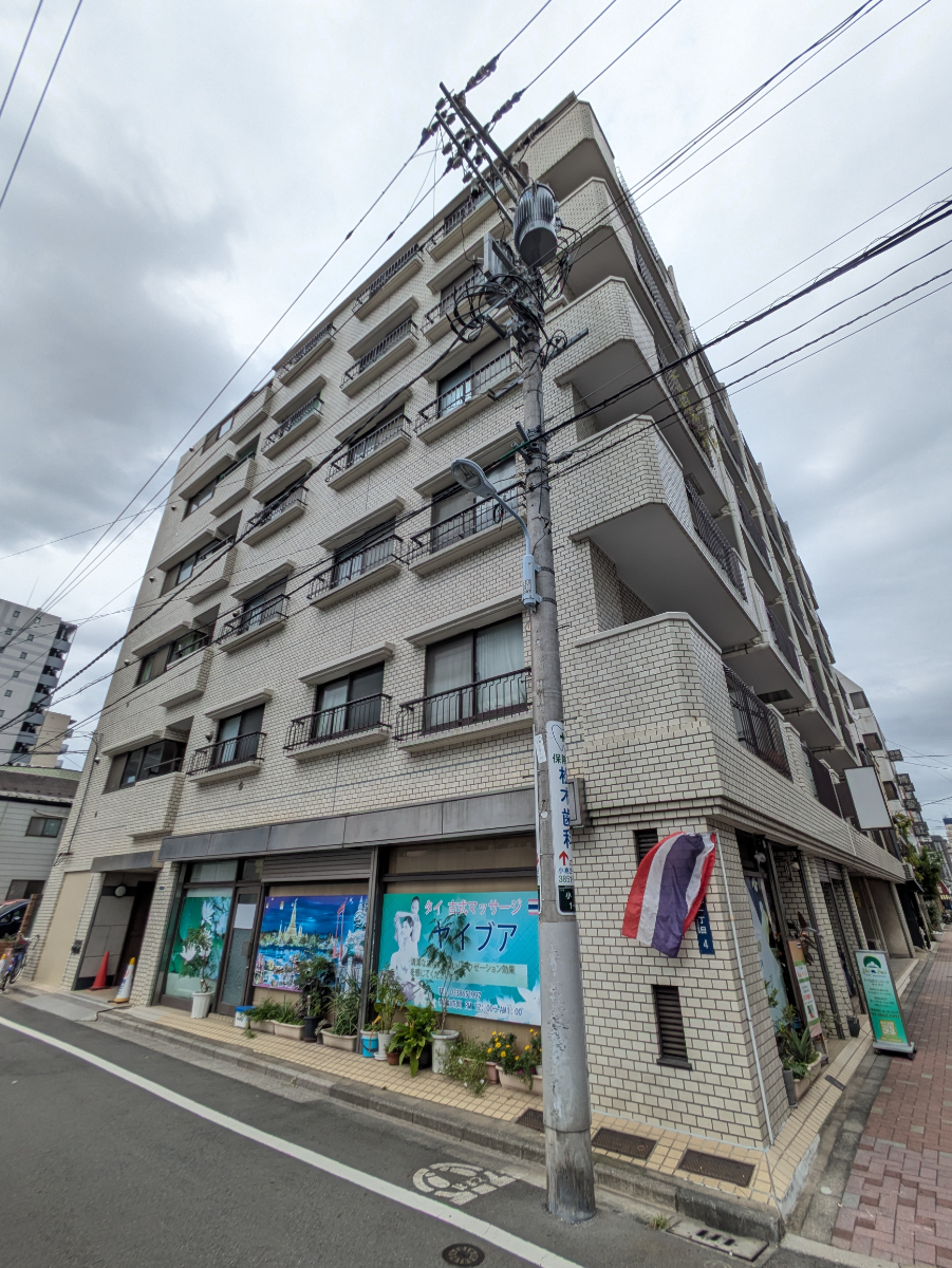 v20251019150703/fresh/building/J00100403988_7