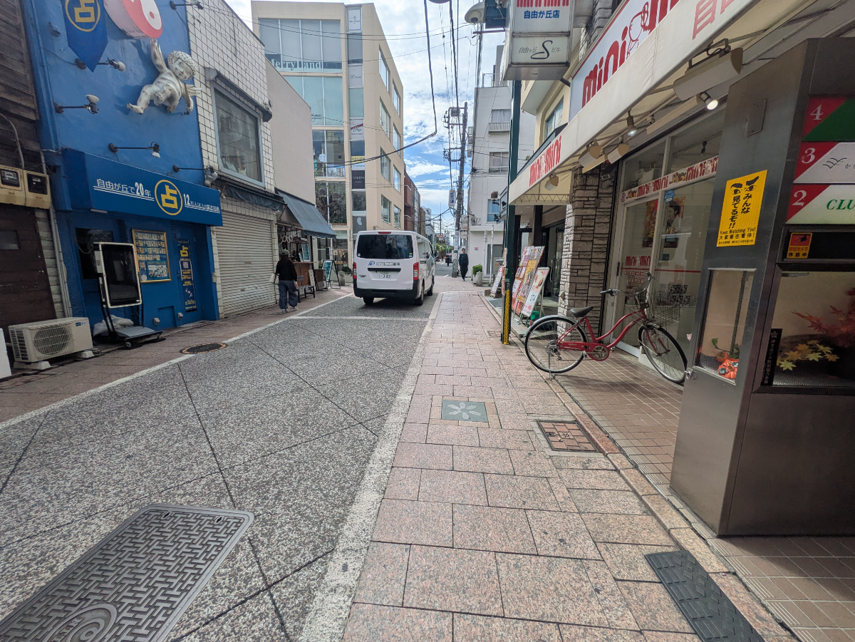 v20251019150703/fresh/building/J00100404899_2