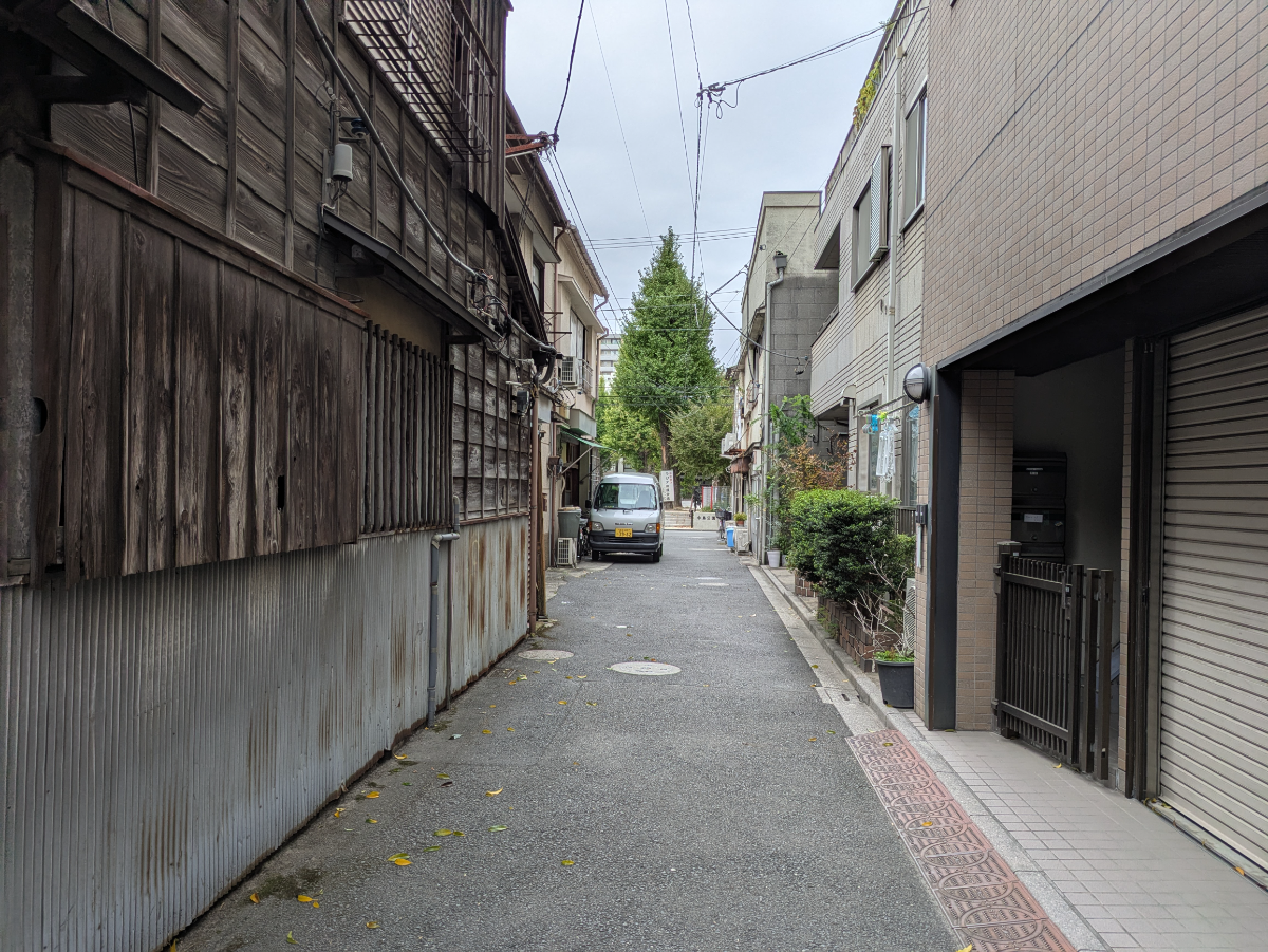 v20251019150703/fresh/building/J00100405627_14