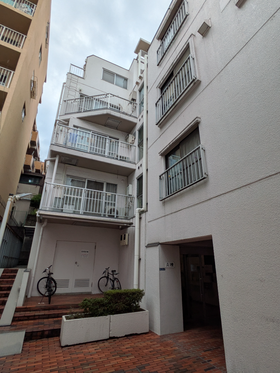 v20251019150703/fresh/building/J00100406325_10