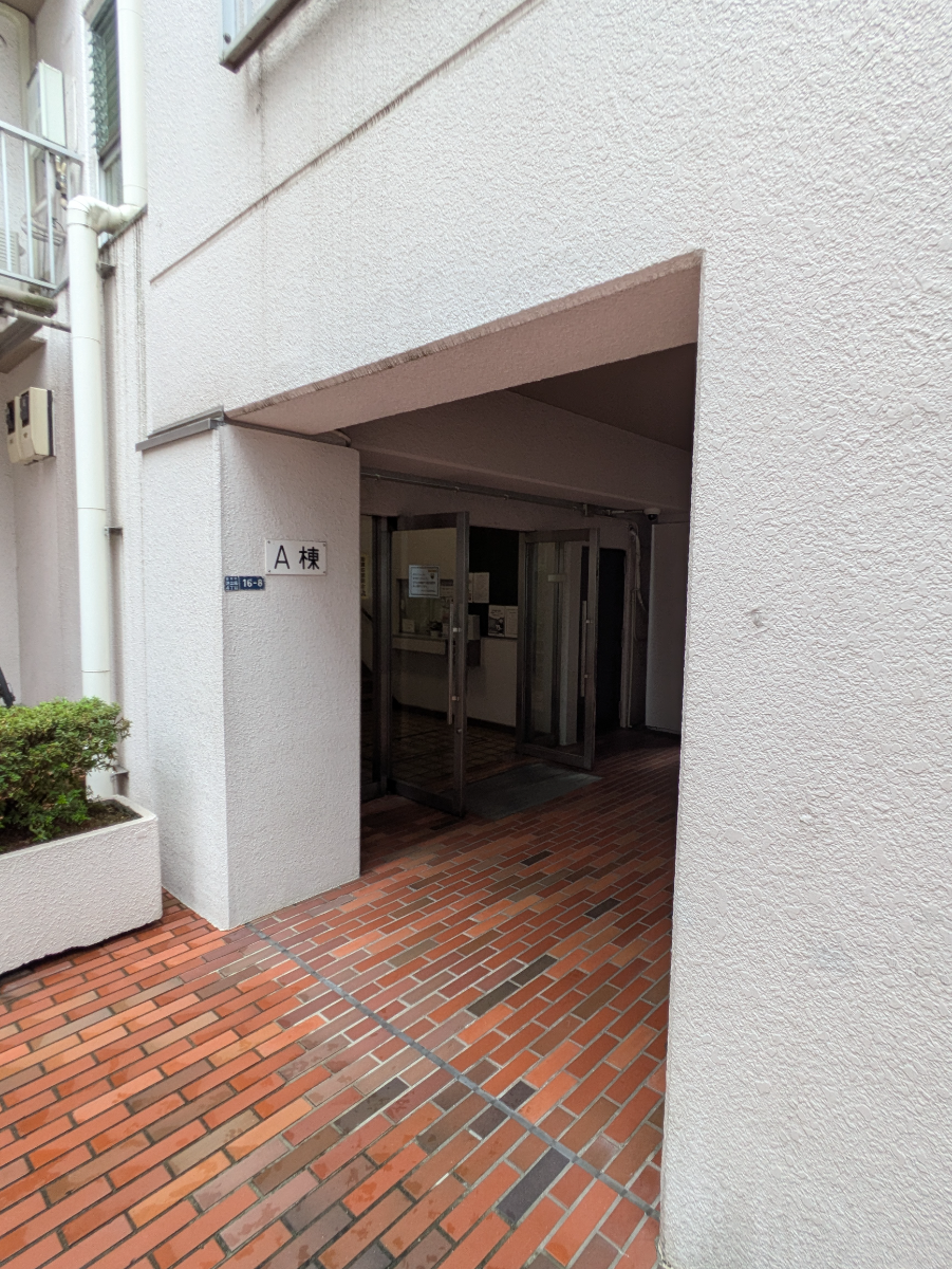 v20251019150703/fresh/building/J00100406325_12