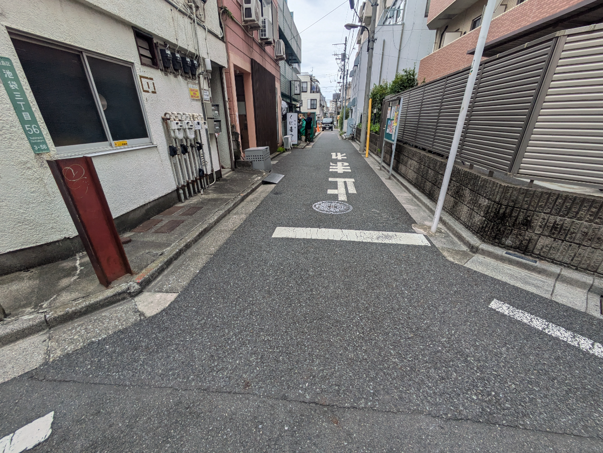 v20251019150703/fresh/building/J00100415263_14