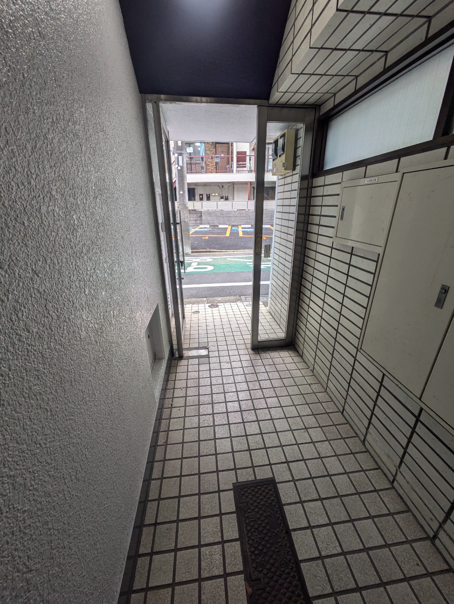 v20251019150703/fresh/building/J00100420672_9