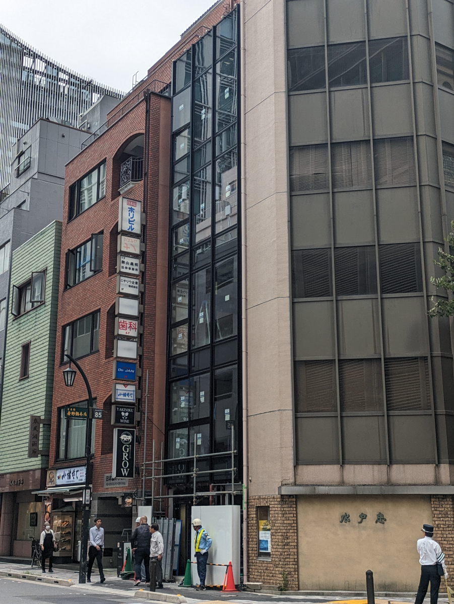 v20251019150703/fresh/building/J00100498120_5