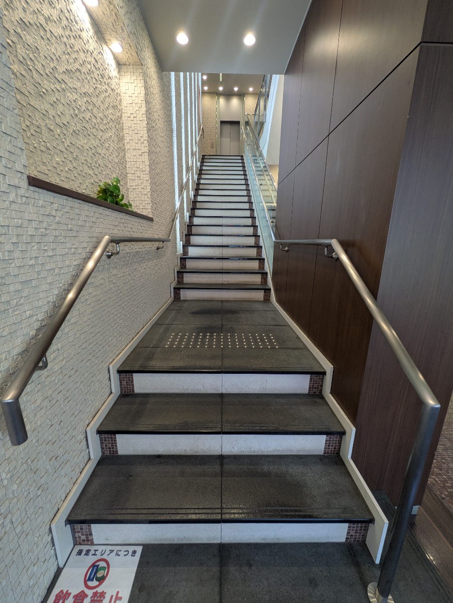 v20251019150703/fresh/building/J00100498189_8