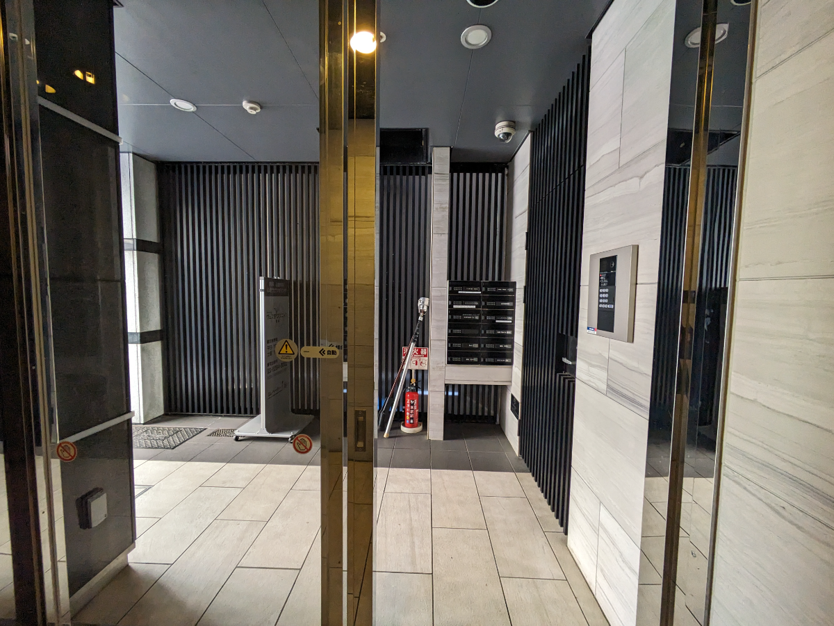v20251020150704/fresh/building/J00100418468_7