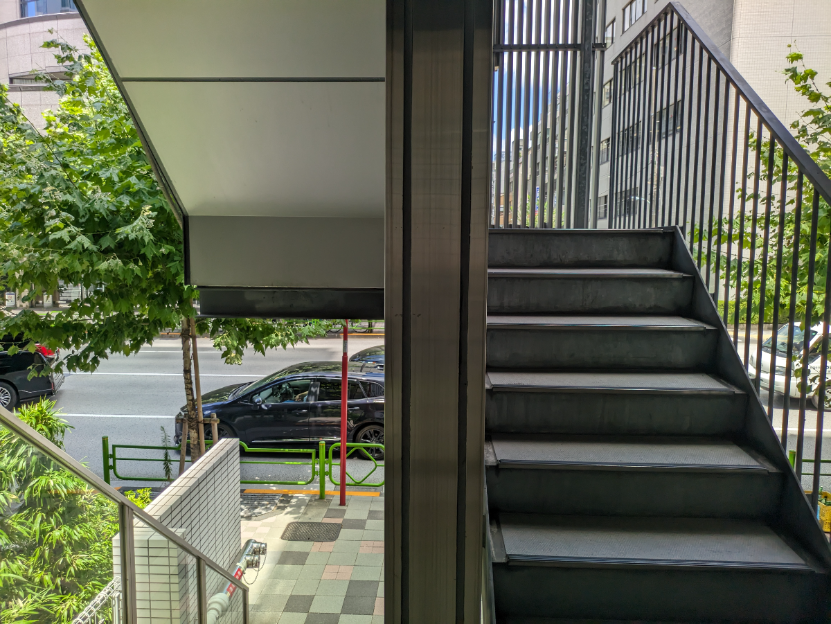 v20251024150704/fresh/building/J00100406882_13