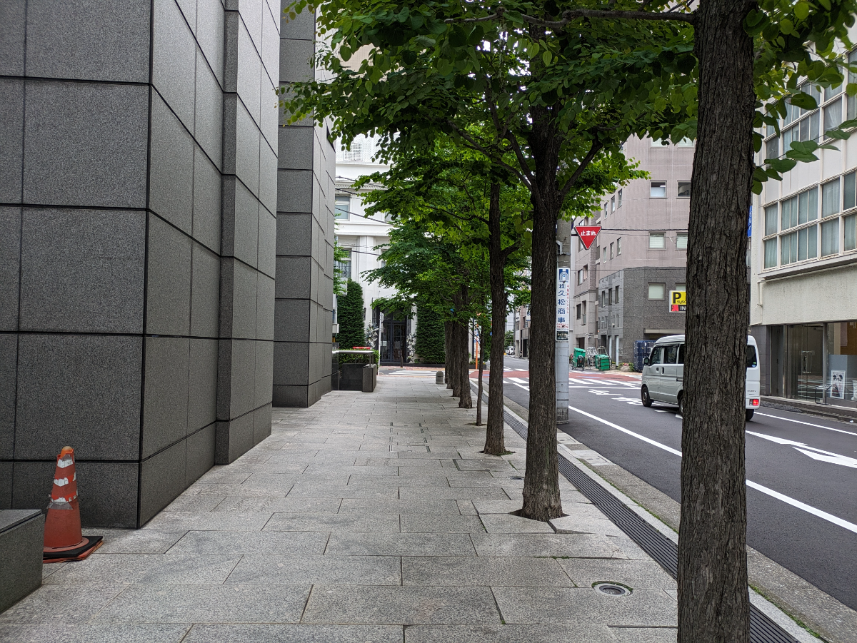 v20251025150703/fresh/building/J00100357302_14